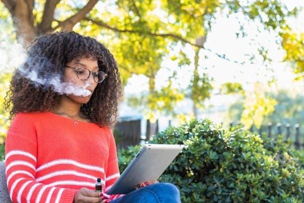 En İyi E-Papierosy Saf Vanilya Lezzetiyle Eşsiz Deneyim Sunuyor E-Papierosy Saf Vanilya Hayranlarına Özel Kalite Garantisi