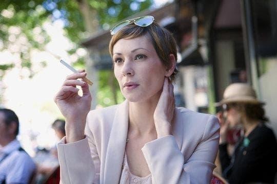 Jednorazowy e-papierosy ile 3.6 v şarjlı pil kullanarak uzun süre keyifli vaping deneyimi yaşayabilirsiniz